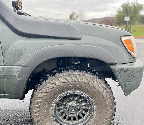 Front Upper Control Arms for 2-4 Inch Lift 98-07 LX470 98-07 Land Cruiser Freedom Off-Road