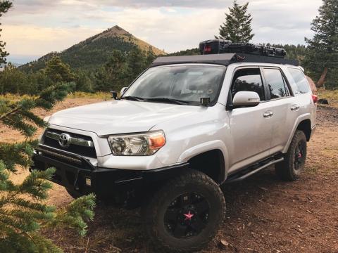 10-21 4Runner Economy Roof Rack Rack and 42 in Single Row White LED Light Bar No Switch Cali Raised LED