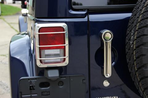 Jeep JK Taillight Guard Pair 07-18 Wrangler JK Polished Silver Kentrol