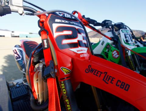 Motorcycle Tie-Down Kit Red SpeedStrap